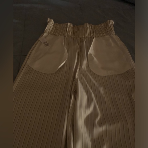 DYNAMITE 2 pairs paper bag waist/wide leg pants - Picture 16 of 16